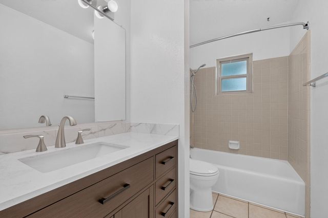 12208 Lexington Avenue NE, Albuquerque, NM 87112