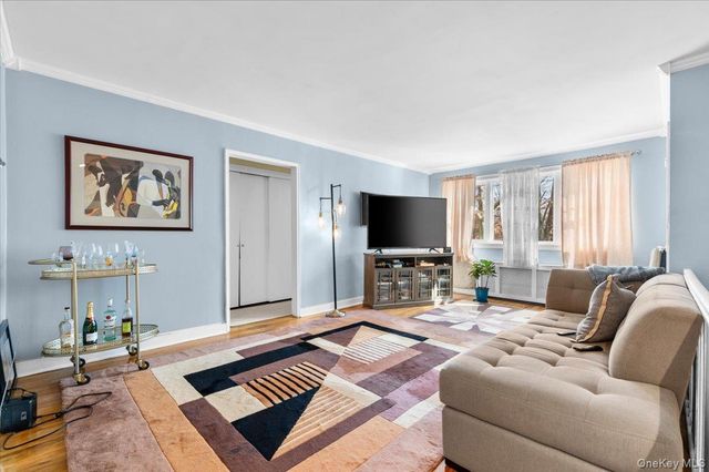 224-07 Kingsbury Avenue B, Bayside, NY 11364