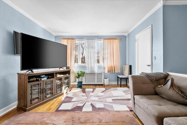 224-07 Kingsbury Avenue B, Bayside, NY 11364