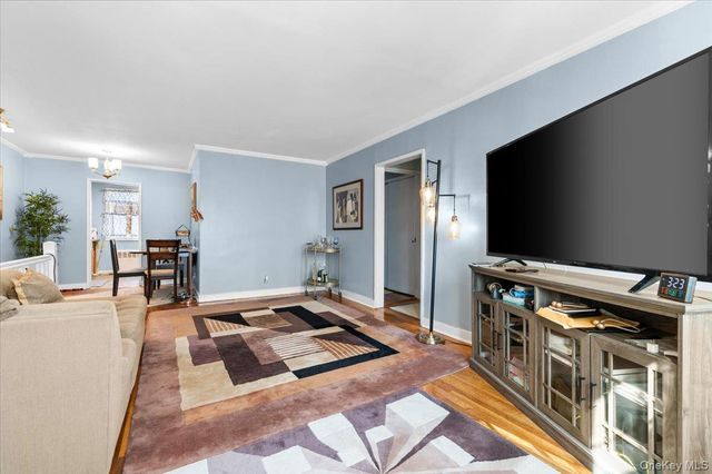 224-07 Kingsbury Avenue B, Bayside, NY 11364