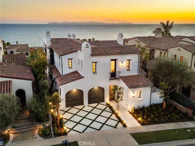 28 Surfspray Bluff, Newport Coast, CA 92657