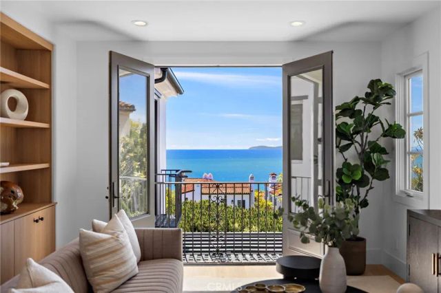28 Surfspray Bluff, Newport Coast, CA 92657