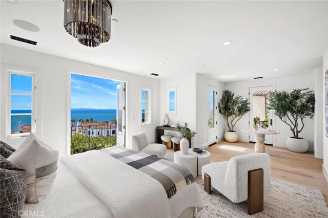 28 Surfspray Bluff, Newport Coast, CA 92657