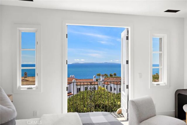 28 Surfspray Bluff, Newport Coast, CA 92657