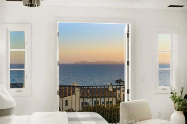 28 Surfspray Bluff, Newport Coast, CA 92657