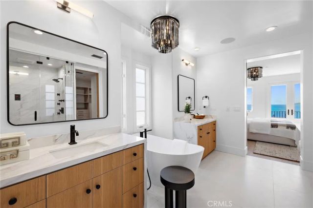 28 Surfspray Bluff, Newport Coast, CA 92657