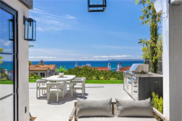 28 Surfspray Bluff, Newport Coast, CA 92657
