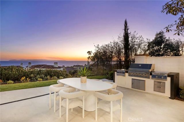 28 Surfspray Bluff, Newport Coast, CA 92657