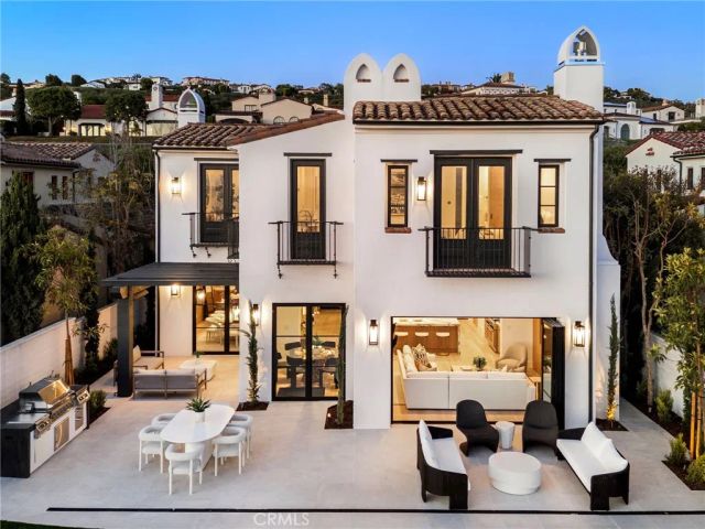 28 Surfspray Bluff, Newport Coast, CA 92657