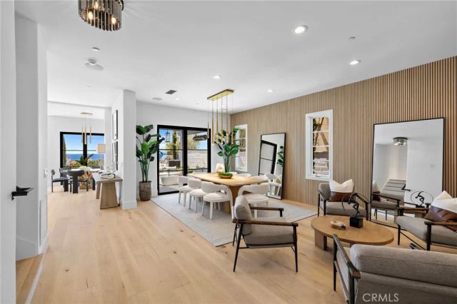 28 Surfspray Bluff, Newport Coast, CA 92657