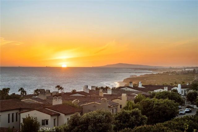 28 Surfspray Bluff, Newport Coast, CA 92657