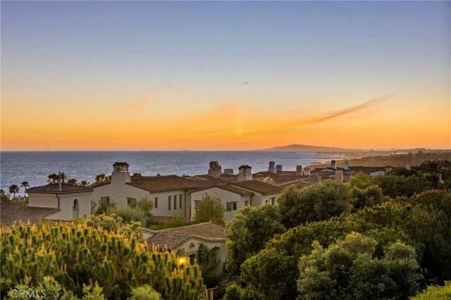 28 Surfspray Bluff, Newport Coast, CA 92657