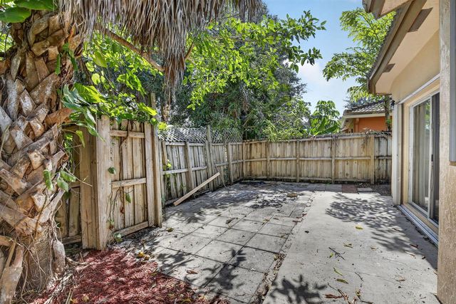1445 SW 11th Place, Fort Lauderdale, FL 33315