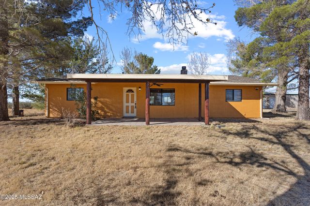 13201 S Falling Star Lane, Pearce, AZ 85625