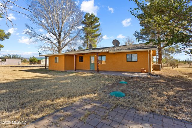 13201 S Falling Star Lane, Pearce, AZ 85625