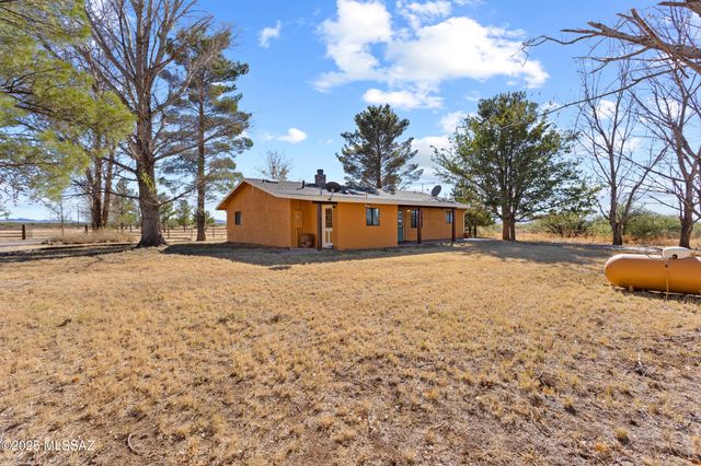 13201 S Falling Star Lane, Pearce, AZ 85625