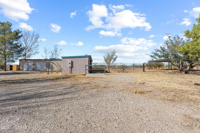 13201 S Falling Star Lane, Pearce, AZ 85625