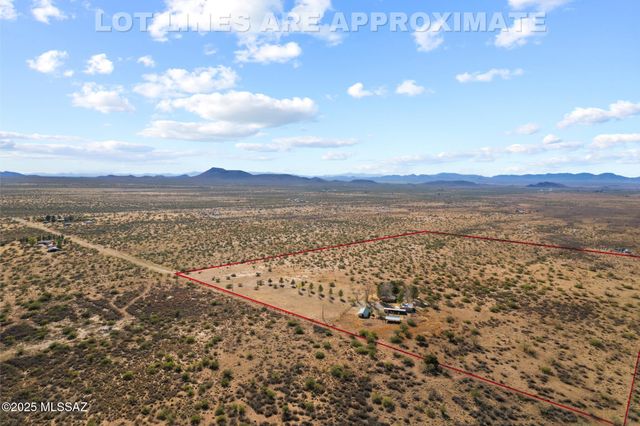 13201 S Falling Star Lane, Pearce, AZ 85625