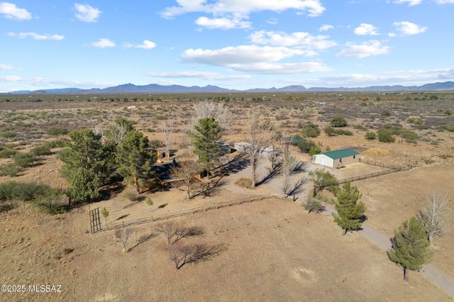 13201 S Falling Star Lane, Pearce, AZ 85625