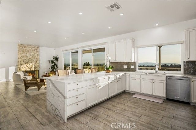 1602 Kimberwick, Tustin, CA 92705