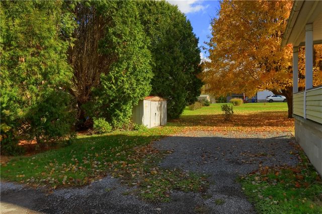 1015 Loraine Ave, New Castle, PA 16101