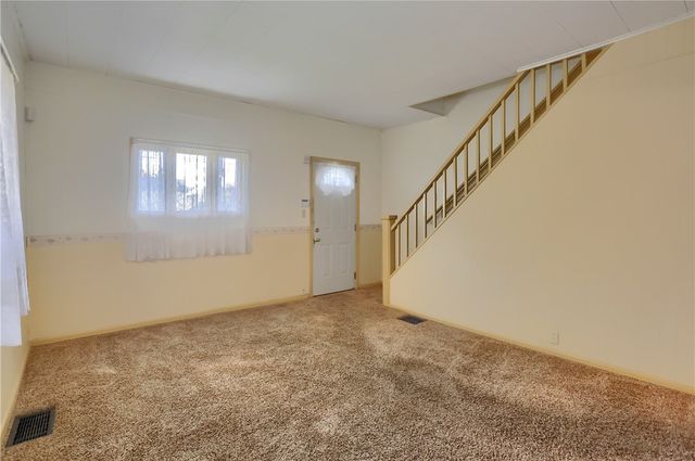 1015 Loraine Ave, New Castle, PA 16101