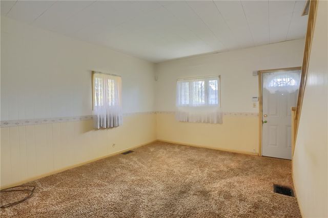 1015 Loraine Ave, New Castle, PA 16101