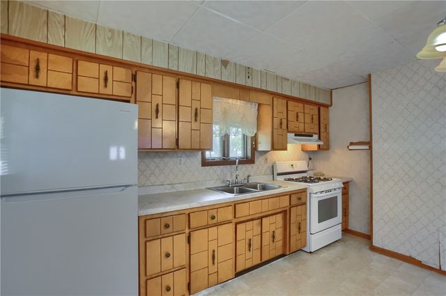 1015 Loraine Ave, New Castle, PA 16101