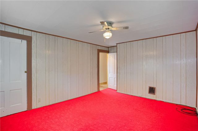 1015 Loraine Ave, New Castle, PA 16101