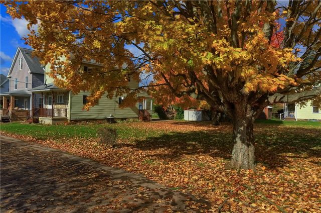 1015 Loraine Ave, New Castle, PA 16101