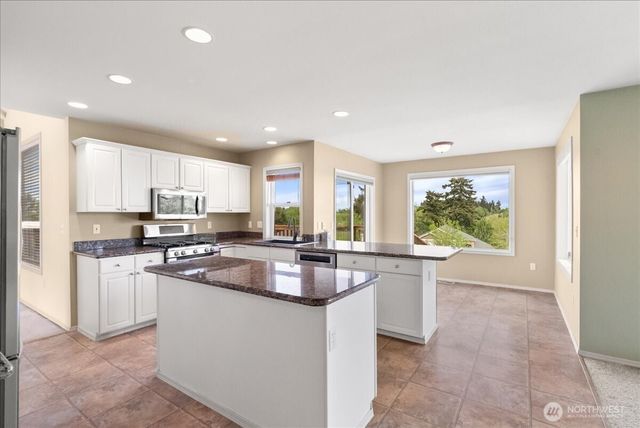5131 Chinook Drive NE, Tacoma, WA 98422