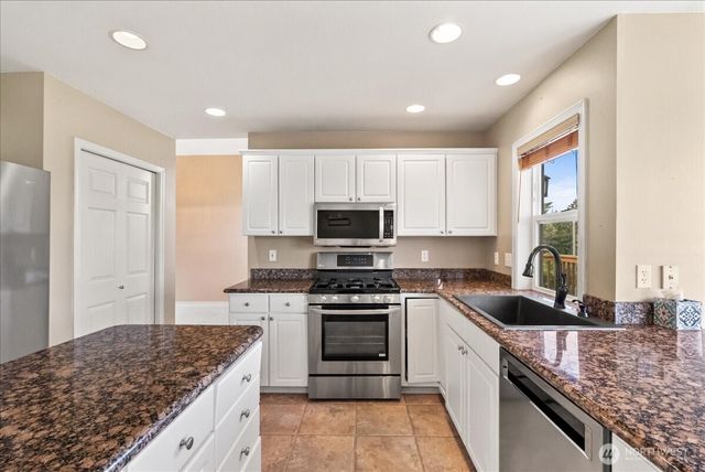 5131 Chinook Drive NE, Tacoma, WA 98422