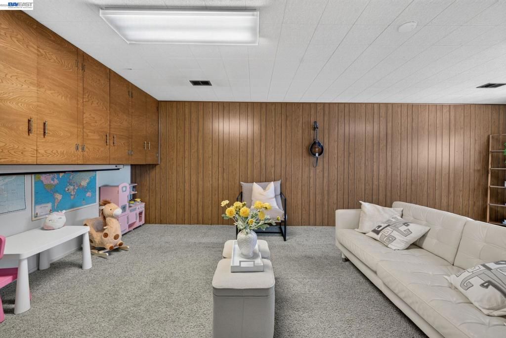 Image 28 of property listing at 4150 Florida Ct, Livermore, CA 94550