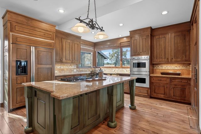 65885 Pronghorn Estates Drive, Bend, OR 97701