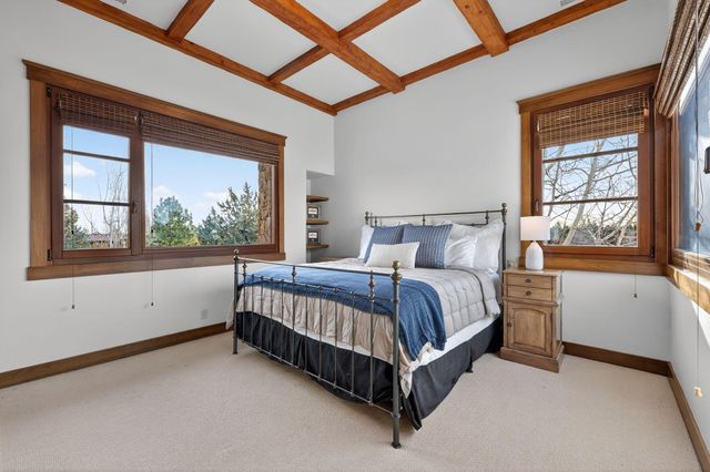 65885 Pronghorn Estates Drive, Bend, OR 97701