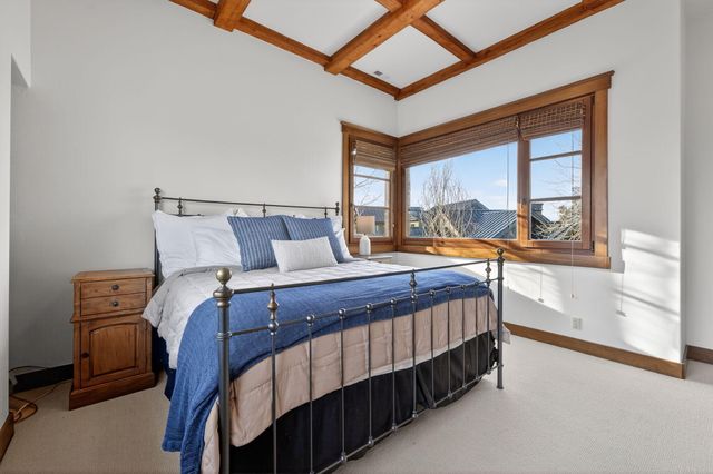 65885 Pronghorn Estates Drive, Bend, OR 97701