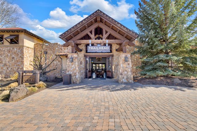 65885 Pronghorn Estates Drive, Bend, OR 97701