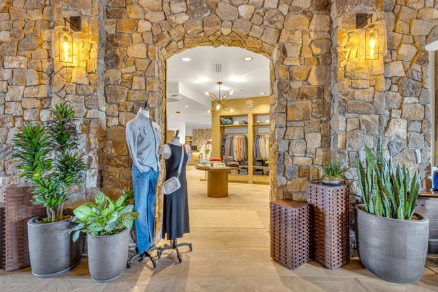 65885 Pronghorn Estates Drive, Bend, OR 97701