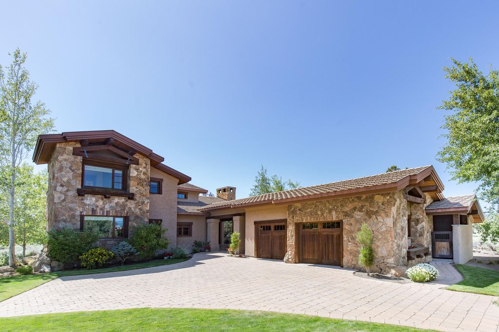 65885 Pronghorn Estates Drive, Bend, OR 97701