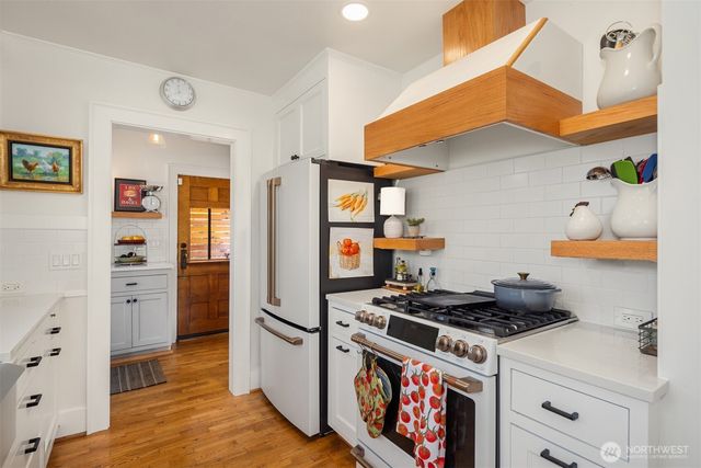 428 3rd Avenue N, Edmonds, WA 98020