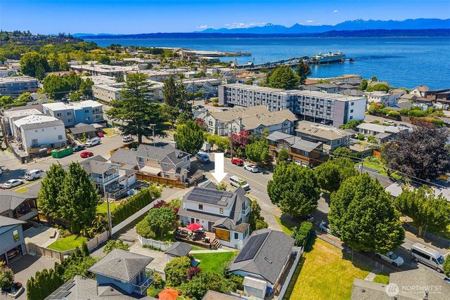 428 3rd Avenue N, Edmonds, WA 98020