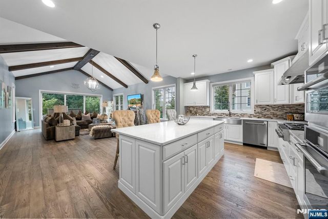 40 Hazy Gate Terrace, Franklin Lakes, NJ 07417