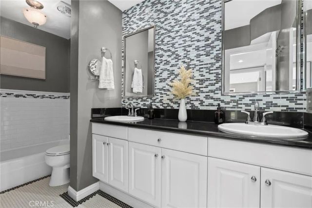 1203 N Sweetzer 118, West Hollywood, CA 90069