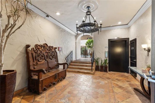 1203 N Sweetzer 118, West Hollywood, CA 90069