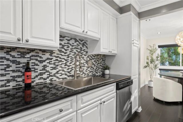 1203 N Sweetzer 118, West Hollywood, CA 90069