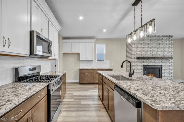 3630 Great Windsor Lane, Green, OH 44685