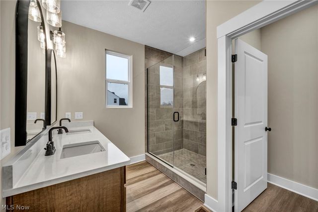 3630 Great Windsor Lane, Green, OH 44685