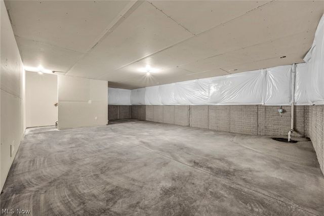 3630 Great Windsor Lane, Green, OH 44685