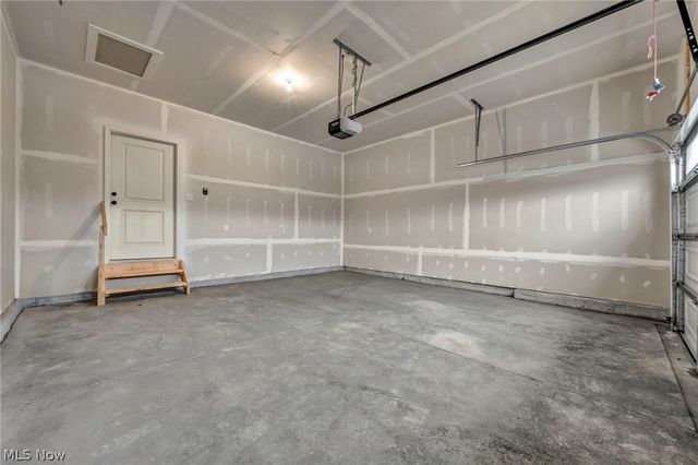 3630 Great Windsor Lane, Green, OH 44685