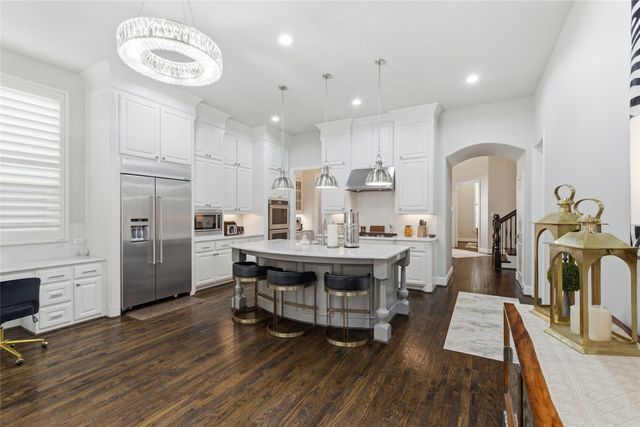 645 Clearwater Drive, Irving, TX 75039